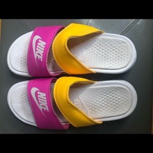 Ladies Nike slides